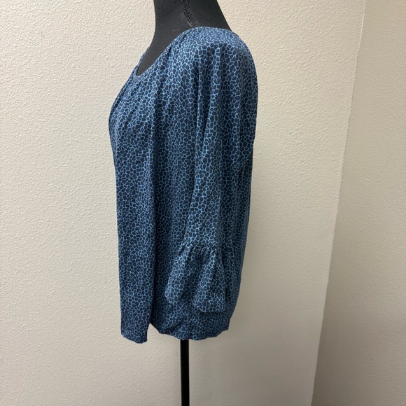 Michael Kors Blue Pebble Print Ruffle Sleeve Blouse Casual Boho Chic Top L - Picture 4 of 9